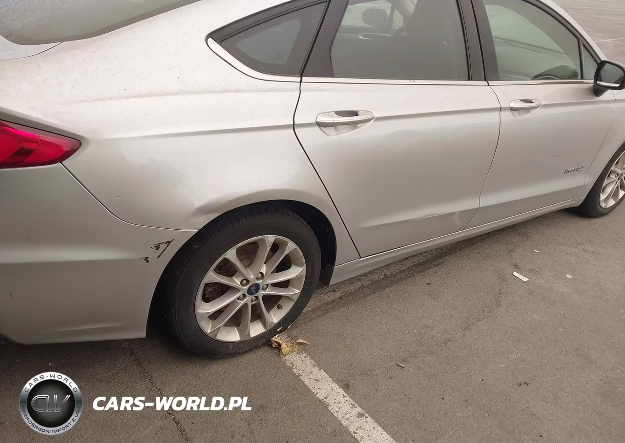 2019 Ford Fusion Hybrid Se VIN:3FA6P0LU2KR141567 - 18