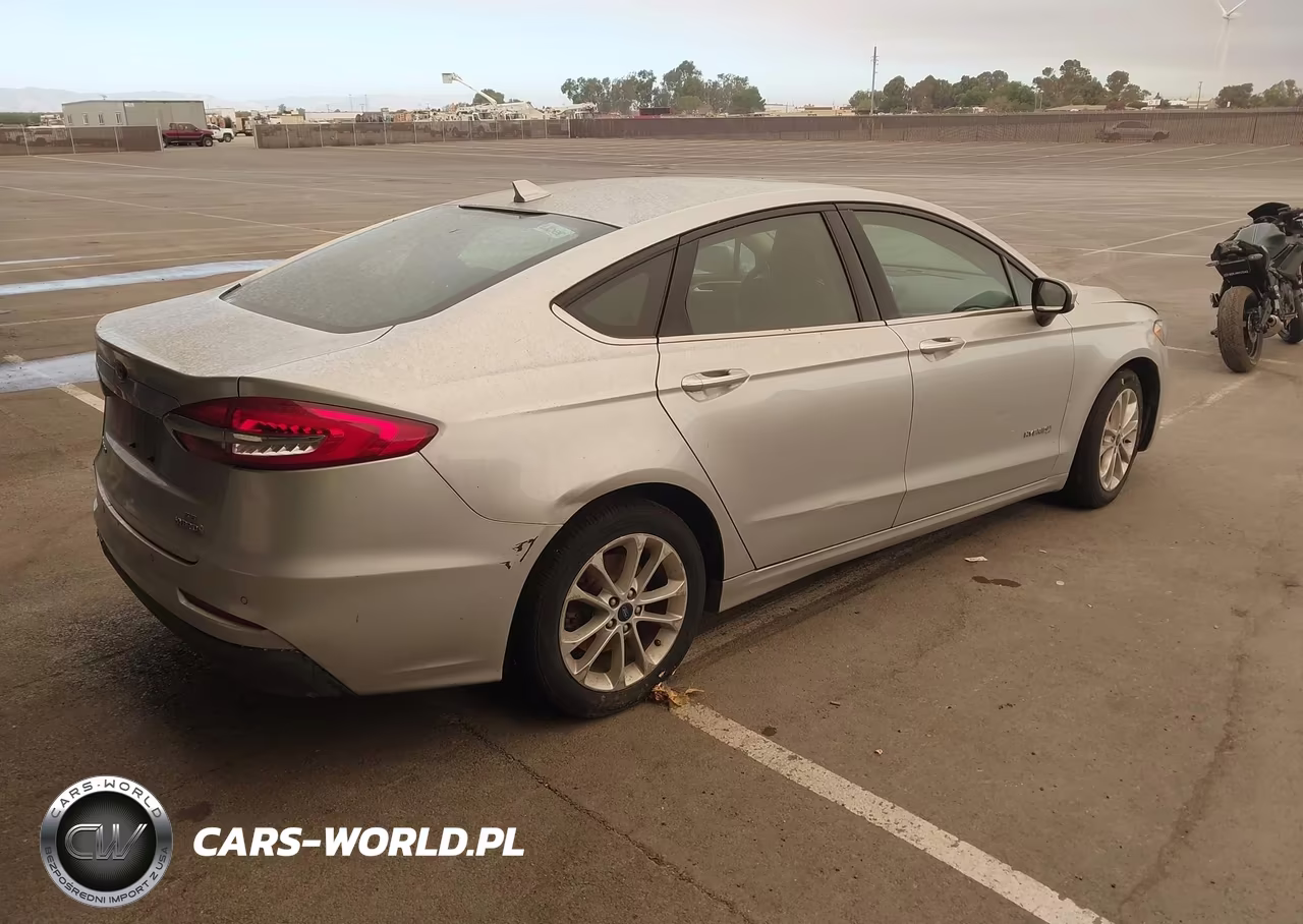 2019 Ford Fusion Hybrid Se VIN:3FA6P0LU2KR141567 - 4