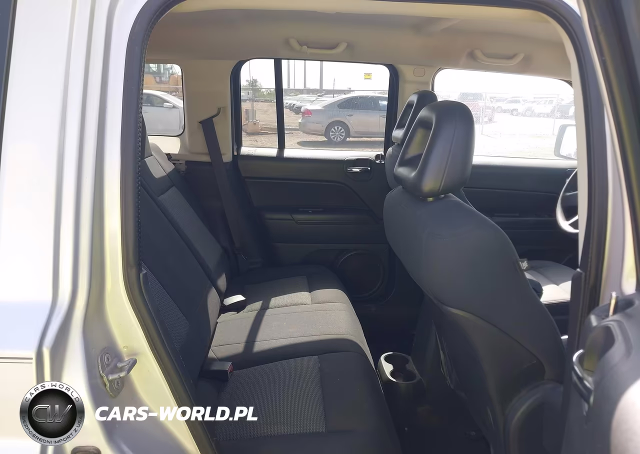 2009 Jeep Patriot Sport VIN:1J4FT28B19D209699 - 8