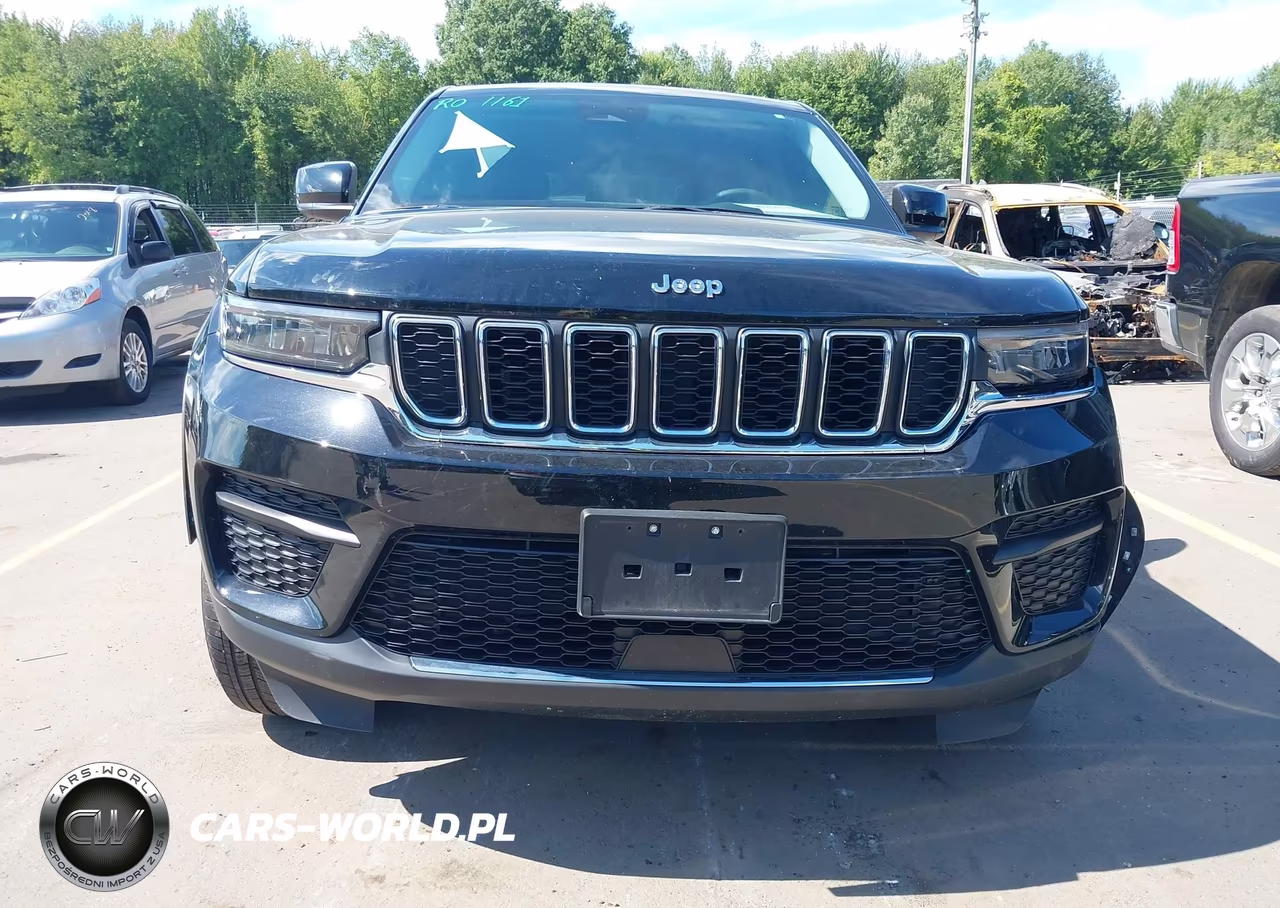 2023 Jeep Grand Cherokee Laredo 4X4 VIN:1C4RJHAG5PC548471 - 12