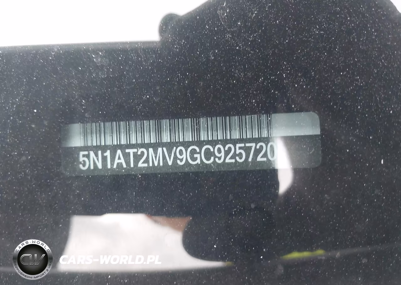 2016 Nissan Rogue S VIN:5N1AT2MV9GC925720 - 9