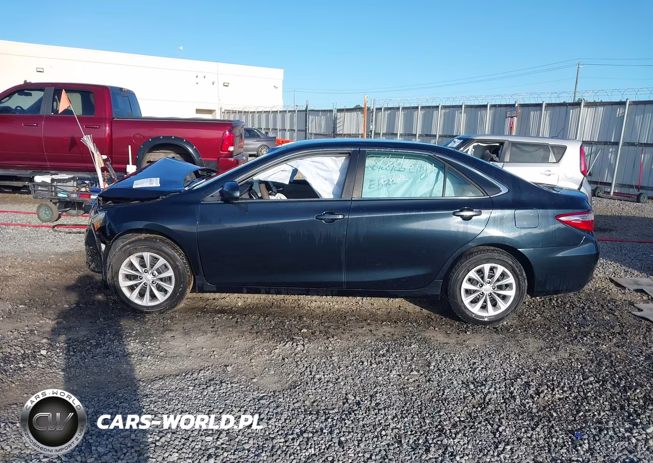2015 Toyota Camry Le VIN:4T4BF1FK5FR451126 - 14