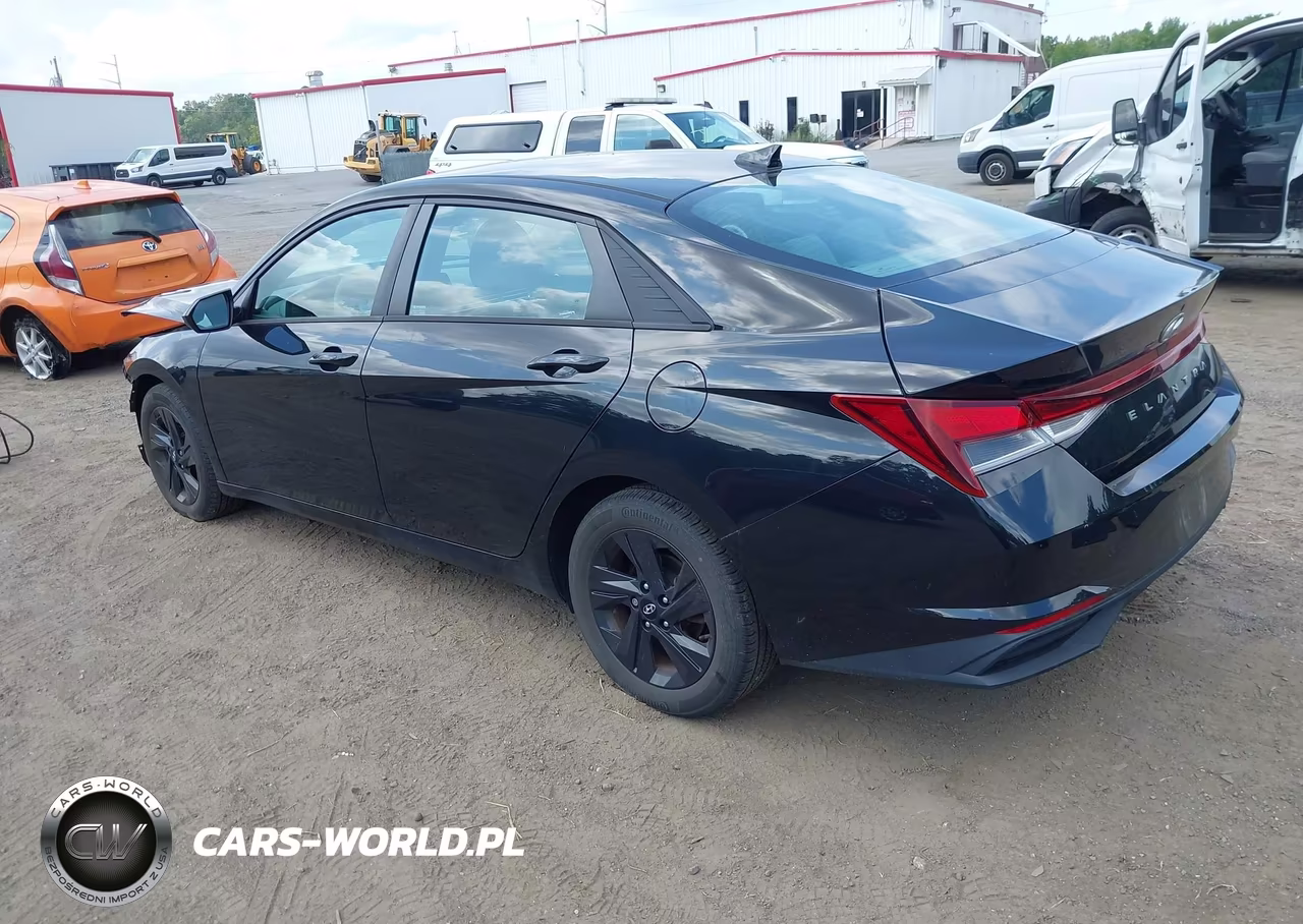 2022 Hyundai Elantra Sel VIN:5NPLM4AG3NH080411 - 3