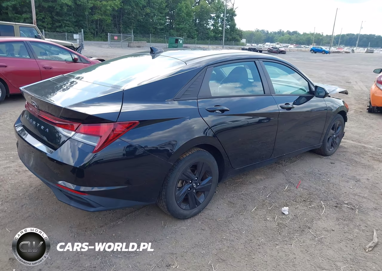 2022 Hyundai Elantra Sel VIN:5NPLM4AG3NH080411 - 4