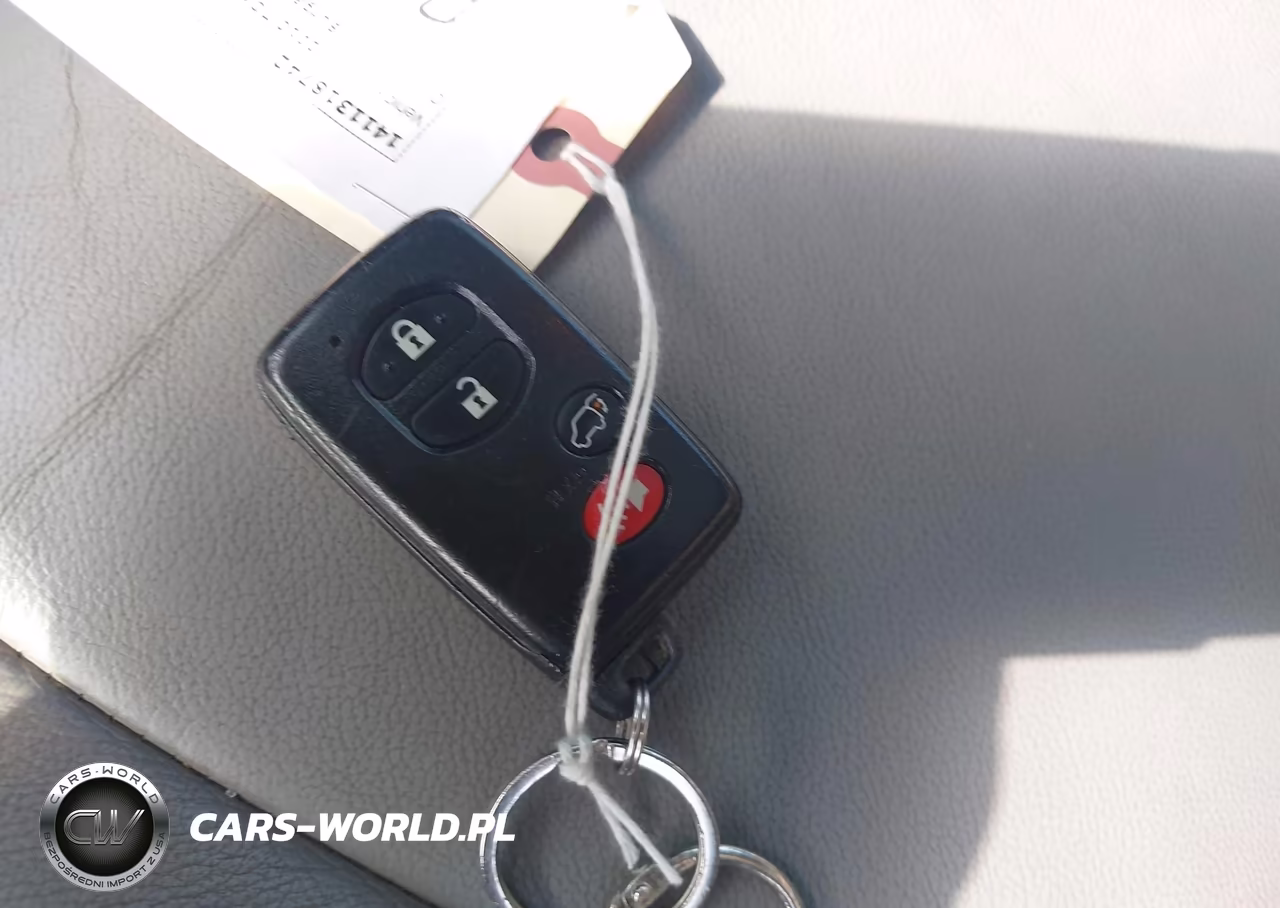 2010 Toyota Highlander Limited V6 VIN:5TDDK3EH9AS020628 - 11