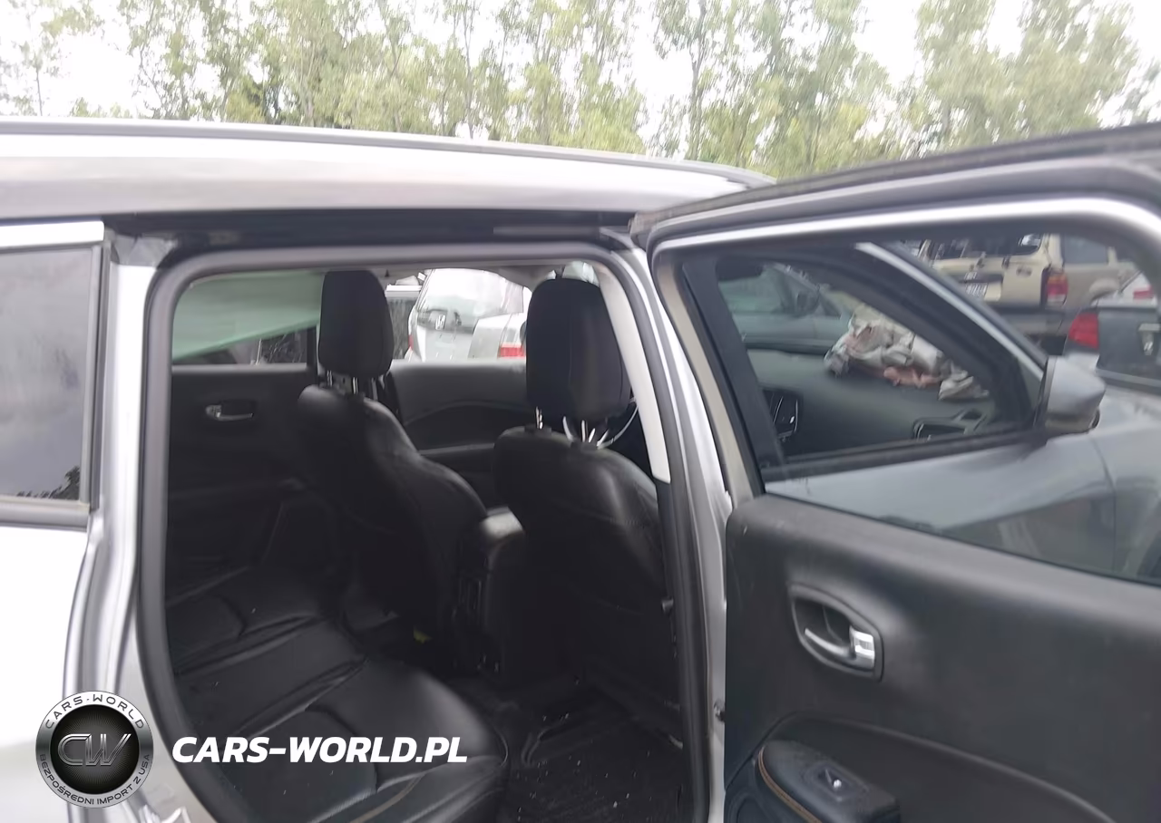 2018 Jeep Compass Limited 4X4 VIN:3C4NJDCB7JT359812 - 8