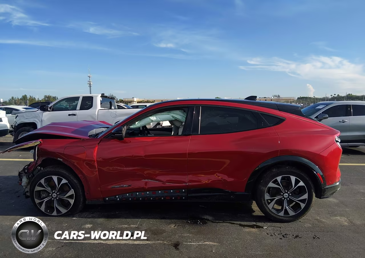 2021 Ford Mustang Mach-E Premium VIN:3FMTK3SU3MMA45103 - 14