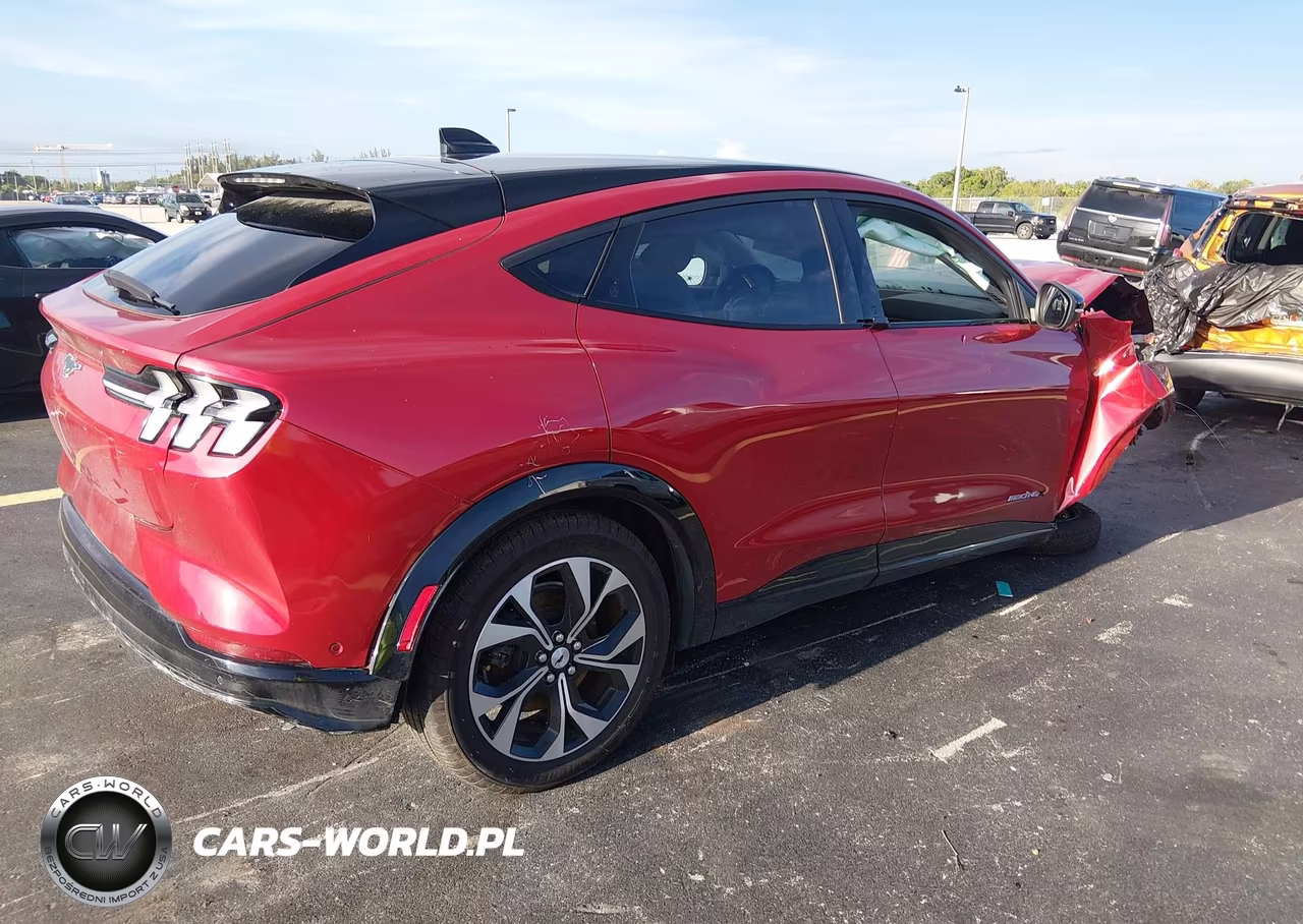 2021 Ford Mustang Mach-E Premium VIN:3FMTK3SU3MMA45103 - 4