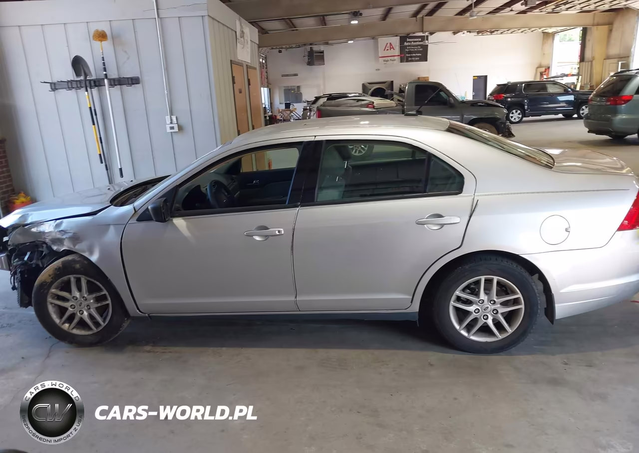 2011 Ford Fusion S VIN:3FAHP0GA7BR327954 - 14