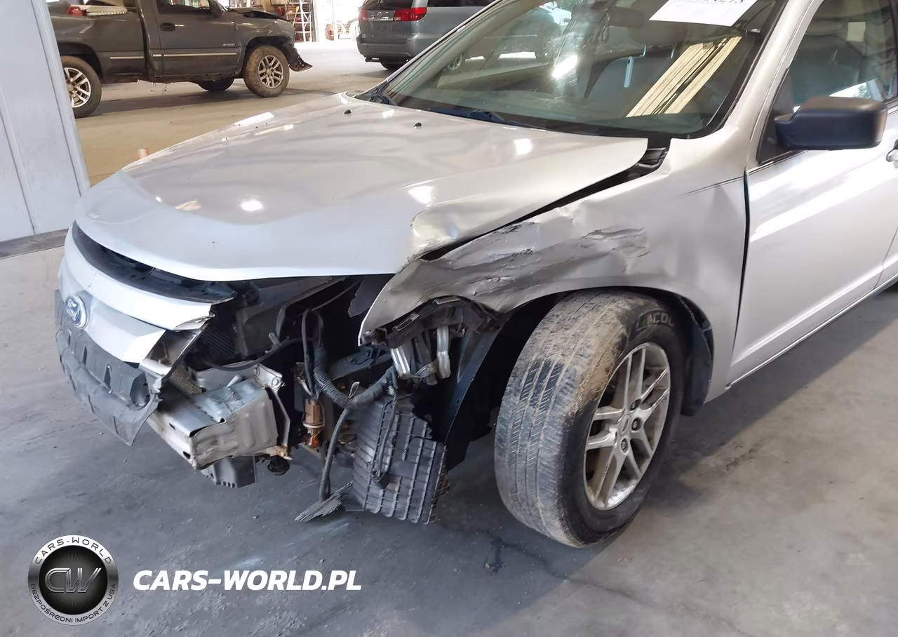 2011 Ford Fusion S VIN:3FAHP0GA7BR327954 - 6