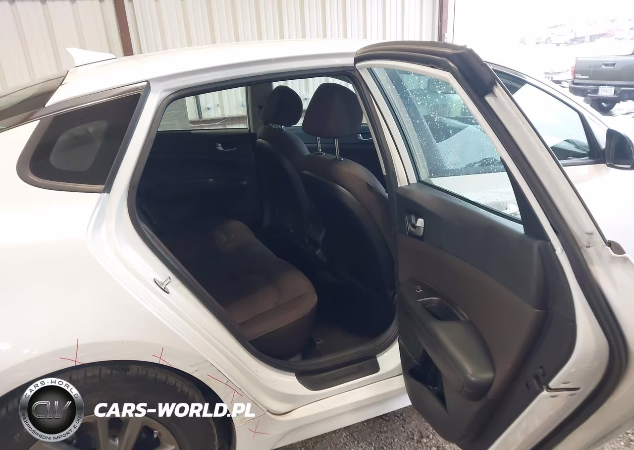 2019 Kia Optima Lx VIN:5XXGT4L36KG325210 - 8