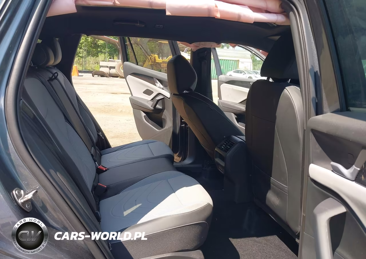 2025 Volkswagen Tiguan 2.0T Se R-Line Black VIN:3VVGR7RM8SM024714 - 8
