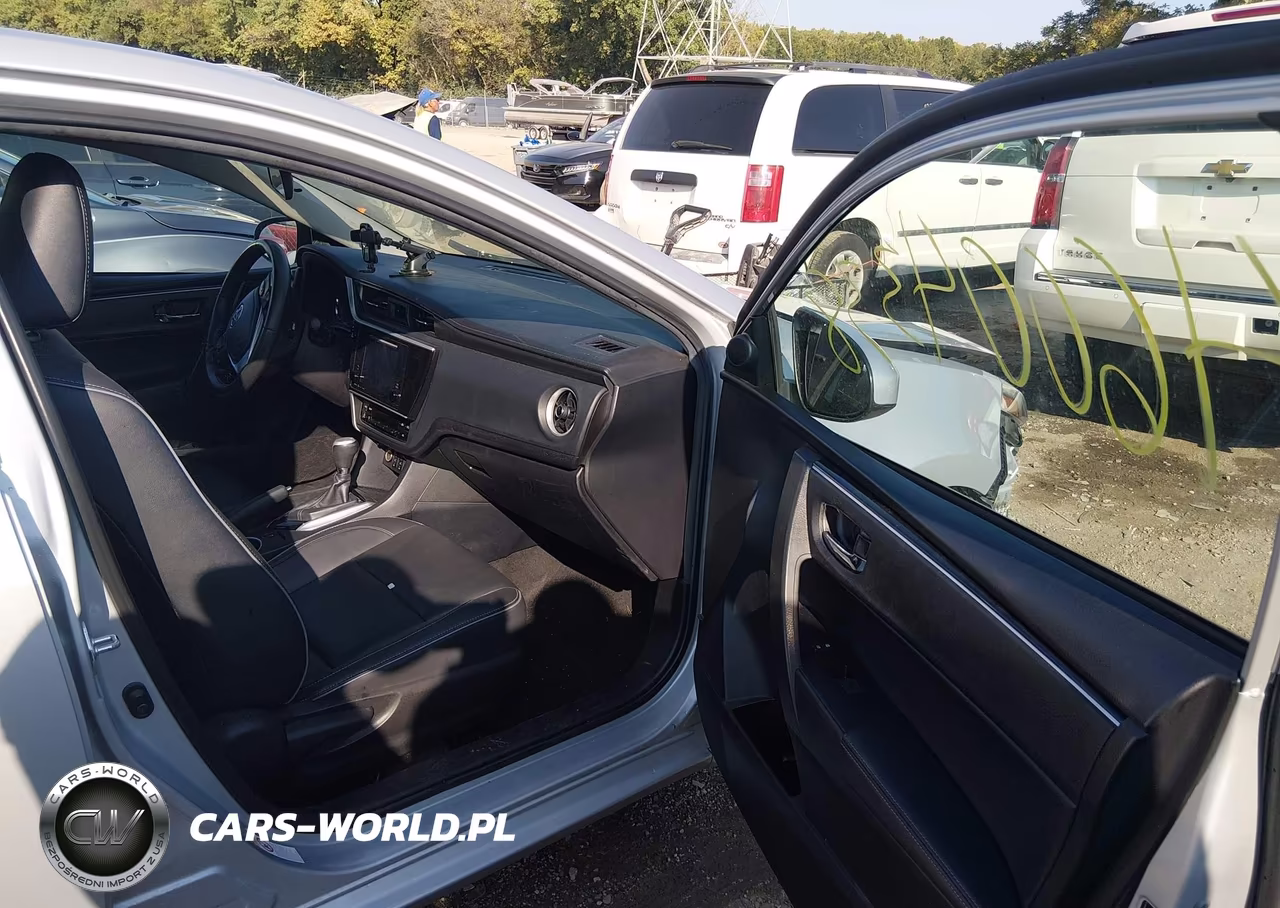 2018 Toyota Corolla Xle VIN:2T1BURHE5JC038400 - 5