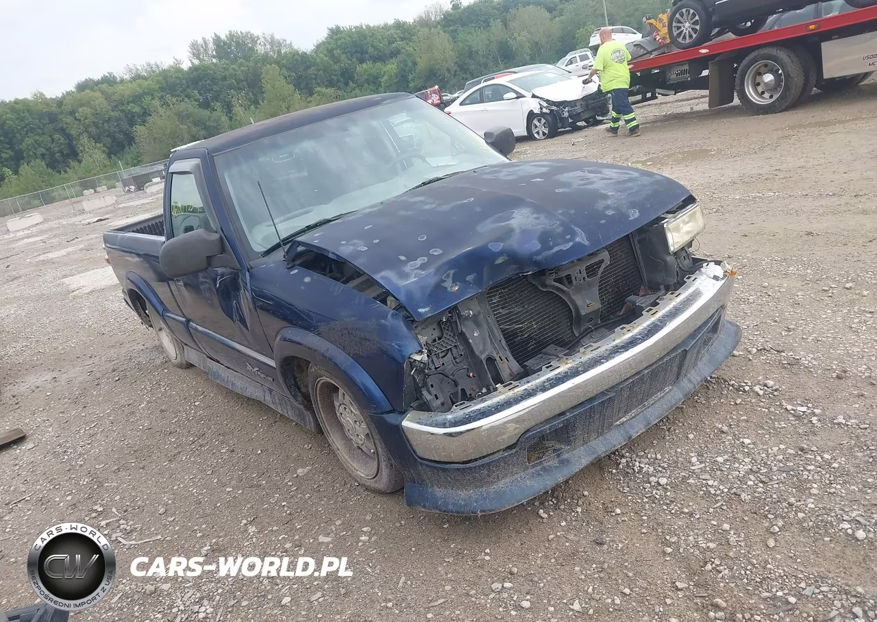 2003 Chevrolet S-10 Ls VIN:1GCCS14XX38187886 - 1