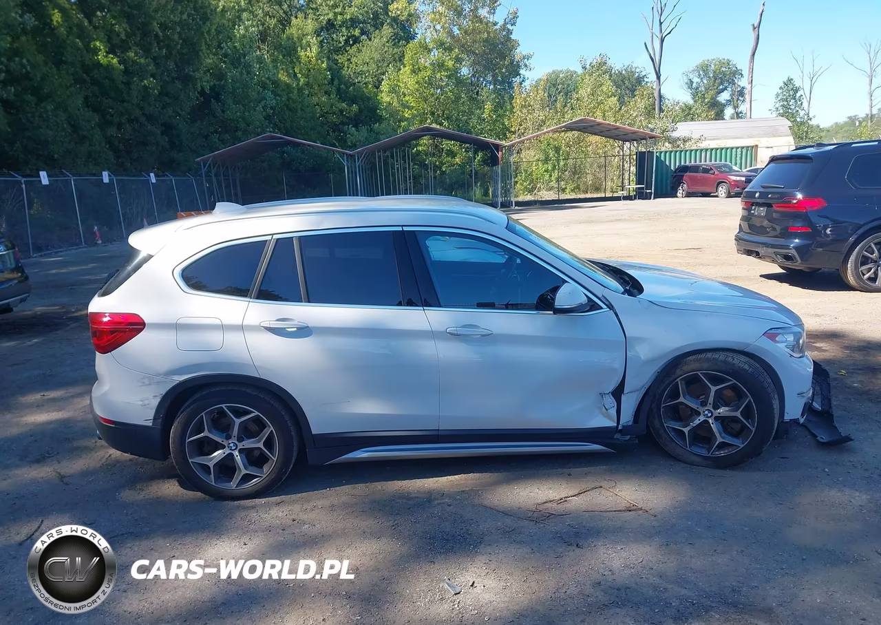 2018 BMW X1 xDrive28I VIN:WBXHT3C31J5L27077 - 13