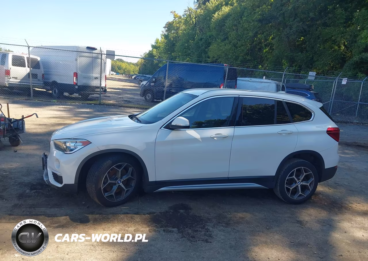 2018 BMW X1 xDrive28I VIN:WBXHT3C31J5L27077 - 14