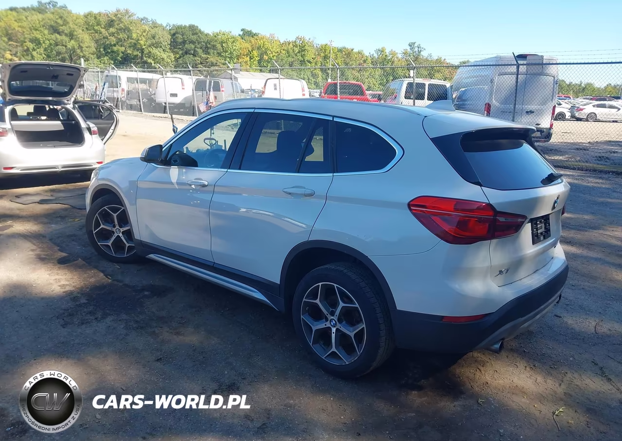 2018 BMW X1 xDrive28I VIN:WBXHT3C31J5L27077 - 3