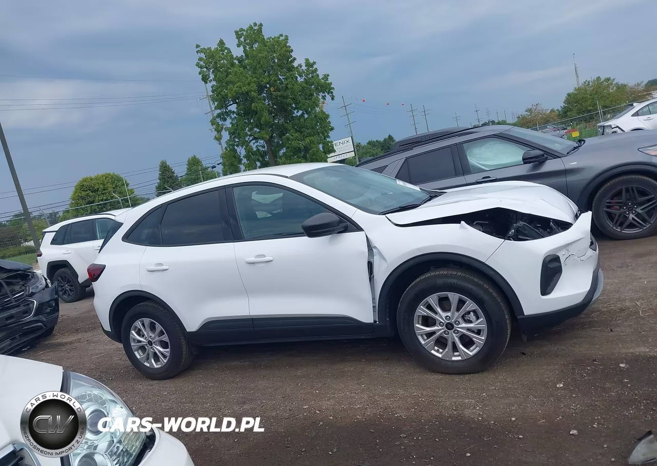 2025 Ford Escape Active VIN:1FMCU9GN1SUA66846 - 13