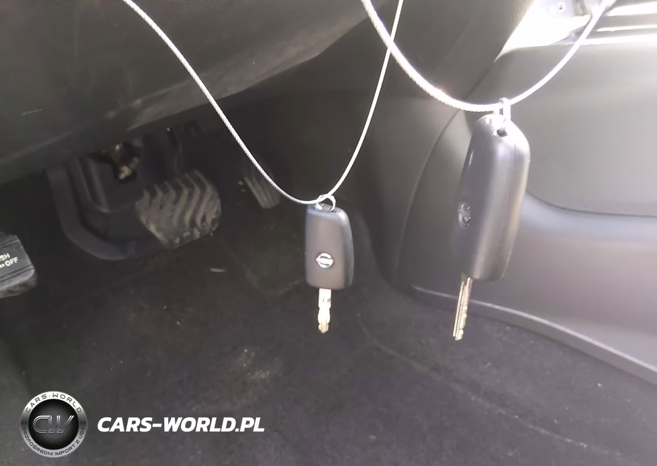 2019 Nissan Rogue S VIN:5N1AT2MV7KC836110 - 11