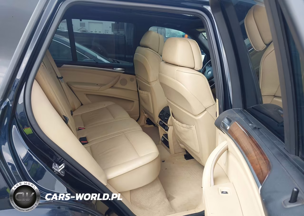 2012 BMW X5 xDrive50I VIN:5UXZV8C53CL424062 - 8