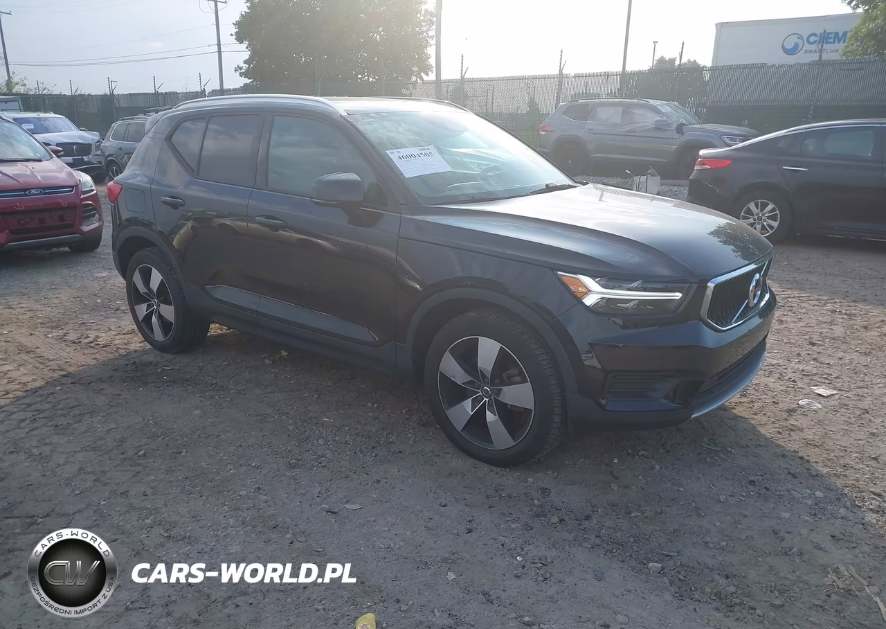 2020 Volvo Xc40 T5 Momentum – zdjęcie 1 z 16