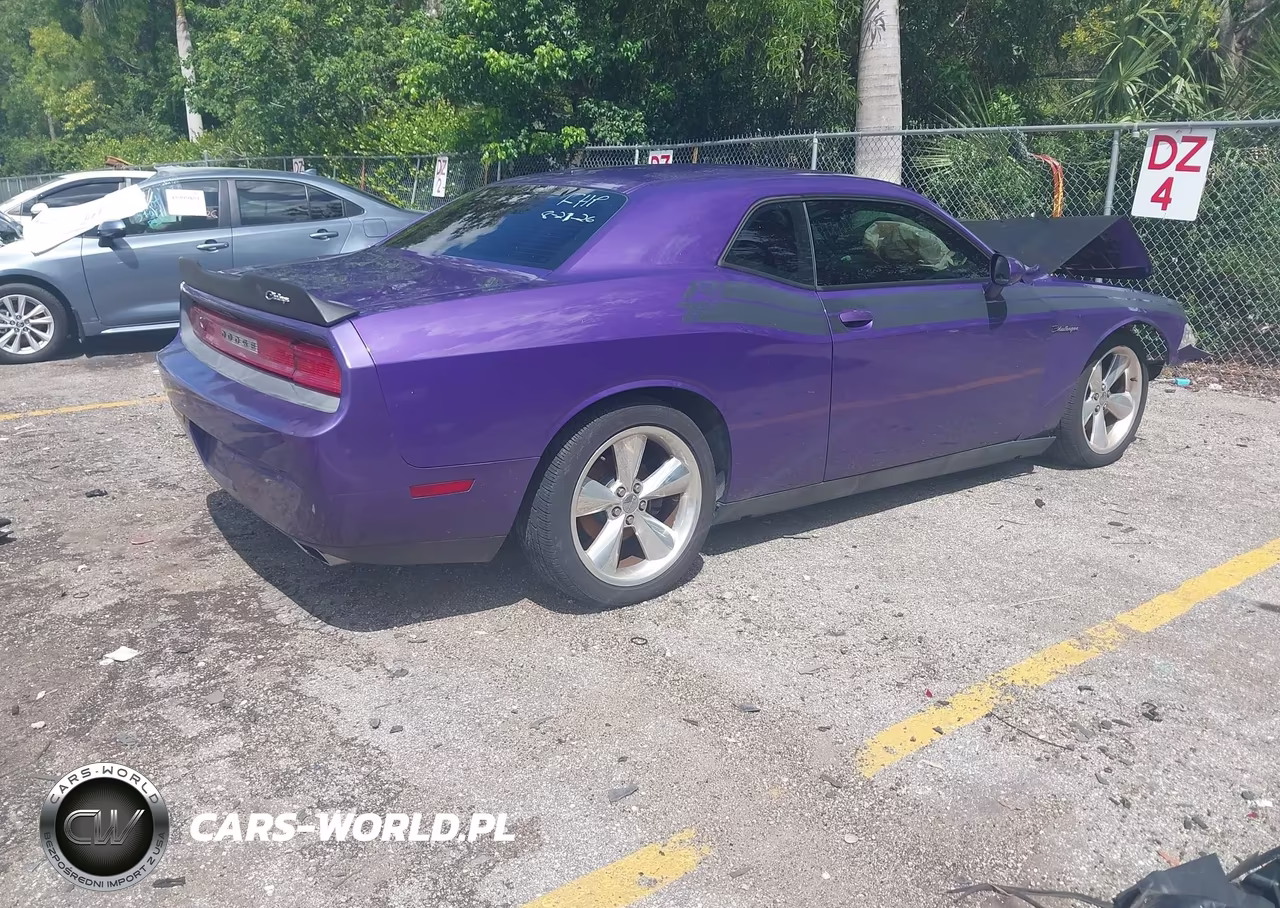 2013 Dodge Challenger R-T Classic VIN:2C3CDYBT2DH671683 - 4