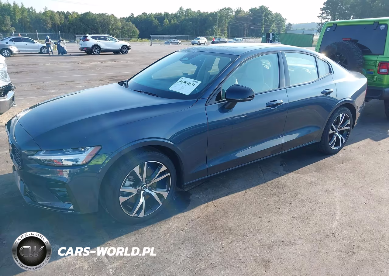 2024 Volvo S60 B5 Plus Dark Theme VIN:7JRL12TL1RG313074 - 2