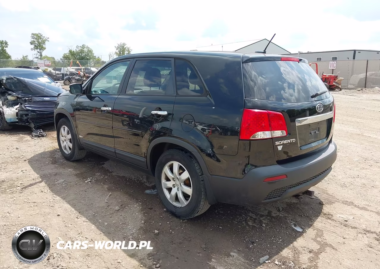 2013 Kia Sorento Lx VIN:5XYKTCA65DG410202 - 3