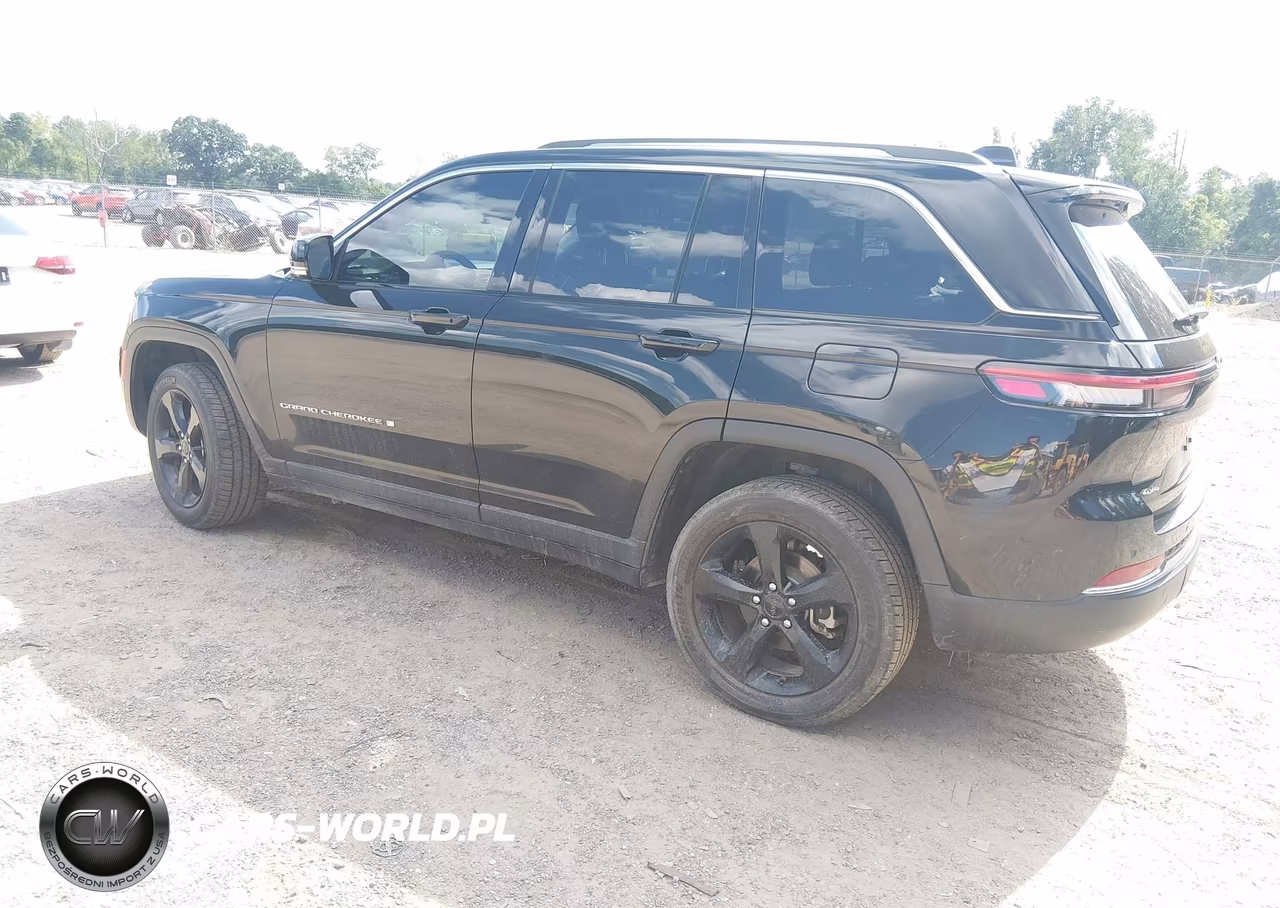2022 Jeep Grand Cherokee Limited 4X4 VIN:1C4RJHBG9N8553574 - 3