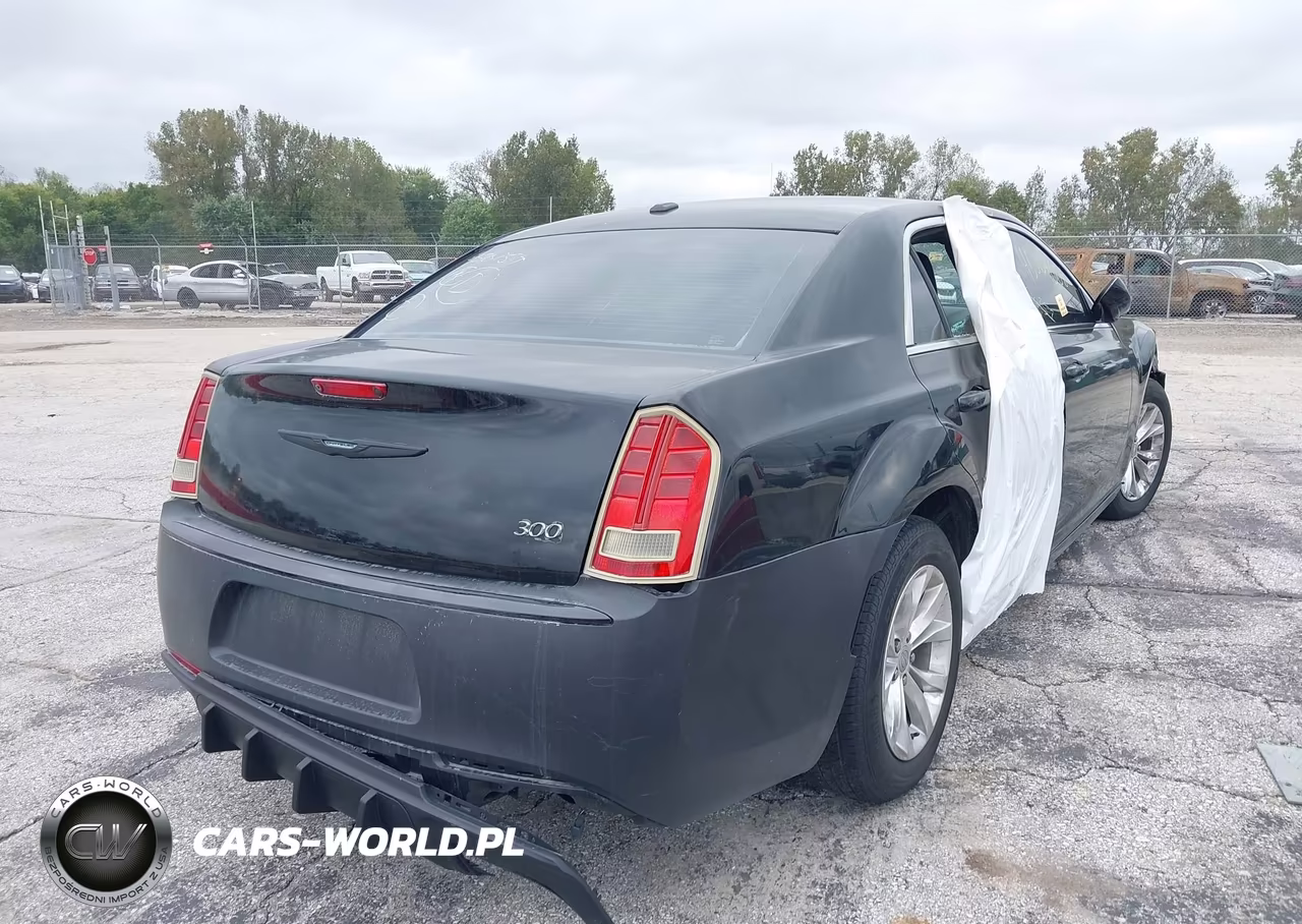 2012 Chrysler 300 Limited VIN:2C3CCACG1CH250757 - 4