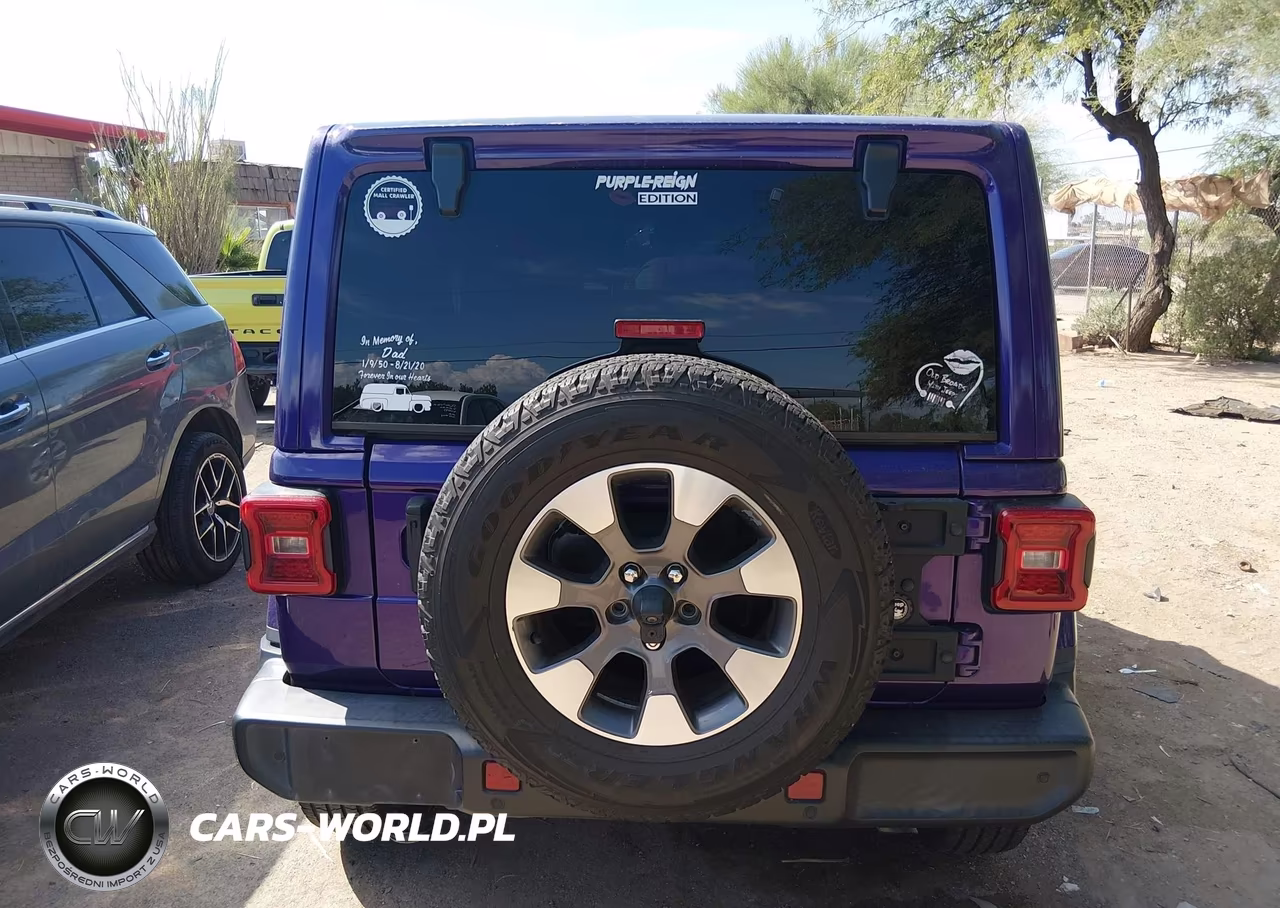 2023 Jeep Wrangler 4-Door Sahara 4X4 VIN:1C4HJXEN9PW533856 - 17