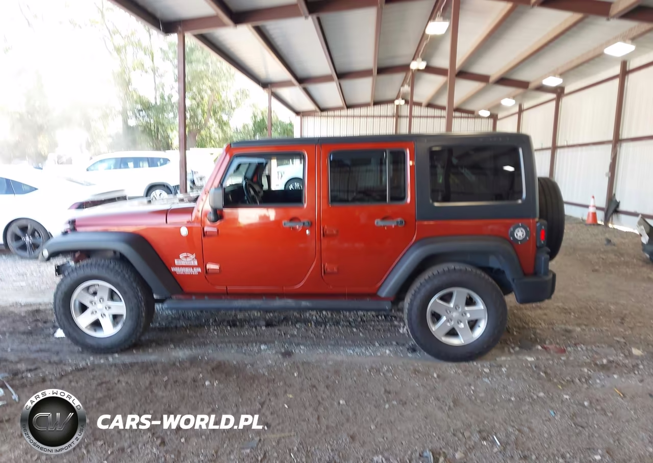 2014 Jeep Wrangler Unlimited Sport VIN:1C4BJWDG7EL203392 - 14