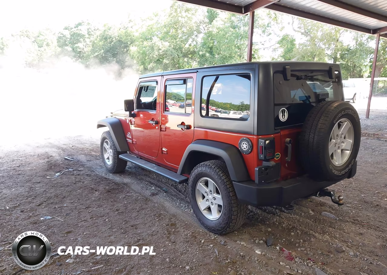 2014 Jeep Wrangler Unlimited Sport VIN:1C4BJWDG7EL203392 - 3