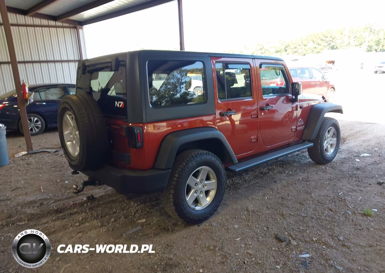 2014 Jeep Wrangler Unlimited Sport VIN:1C4BJWDG7EL203392 - 4