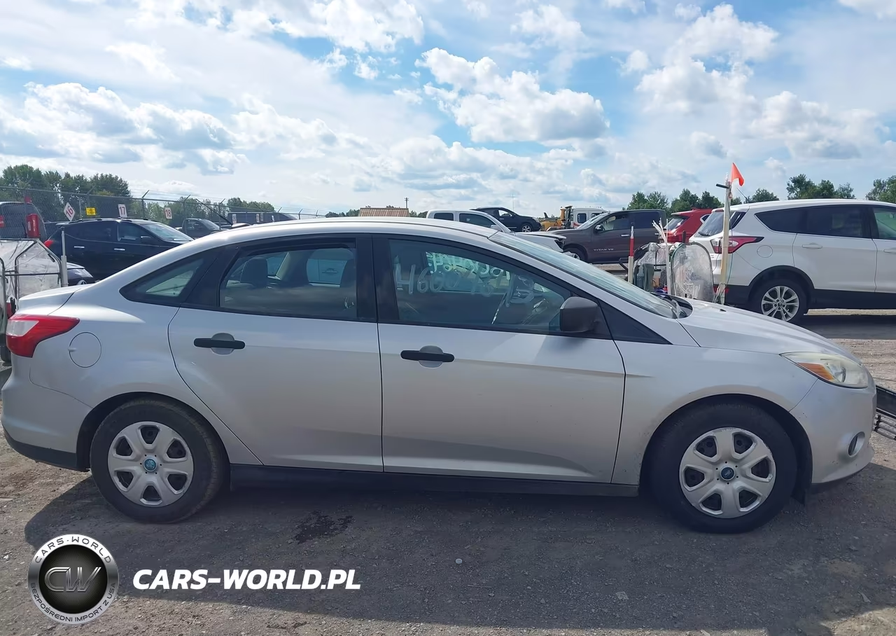 2012 Ford Focus S VIN:1FAHP3E2XCL331946 - 13