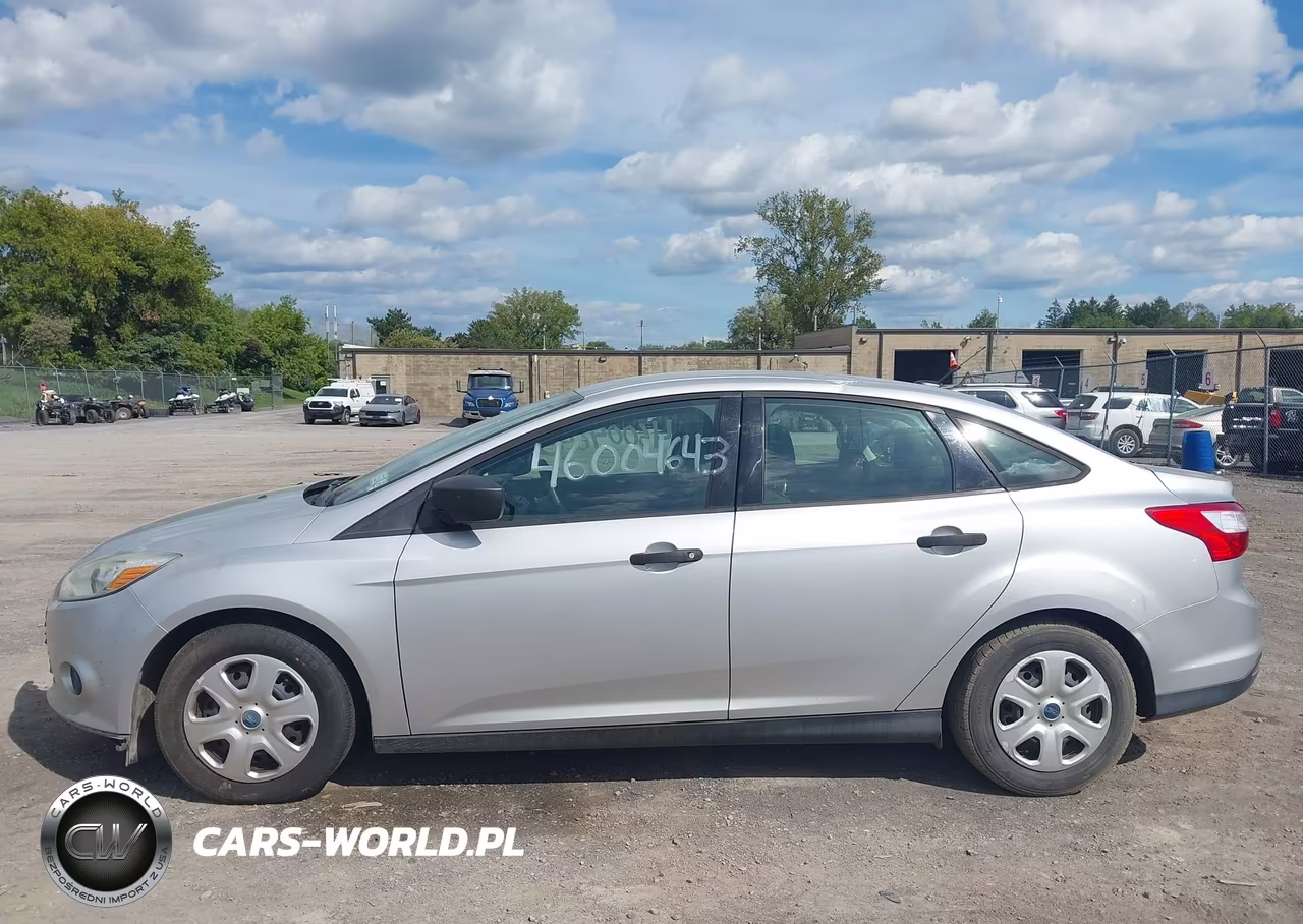 2012 Ford Focus S VIN:1FAHP3E2XCL331946 - 14