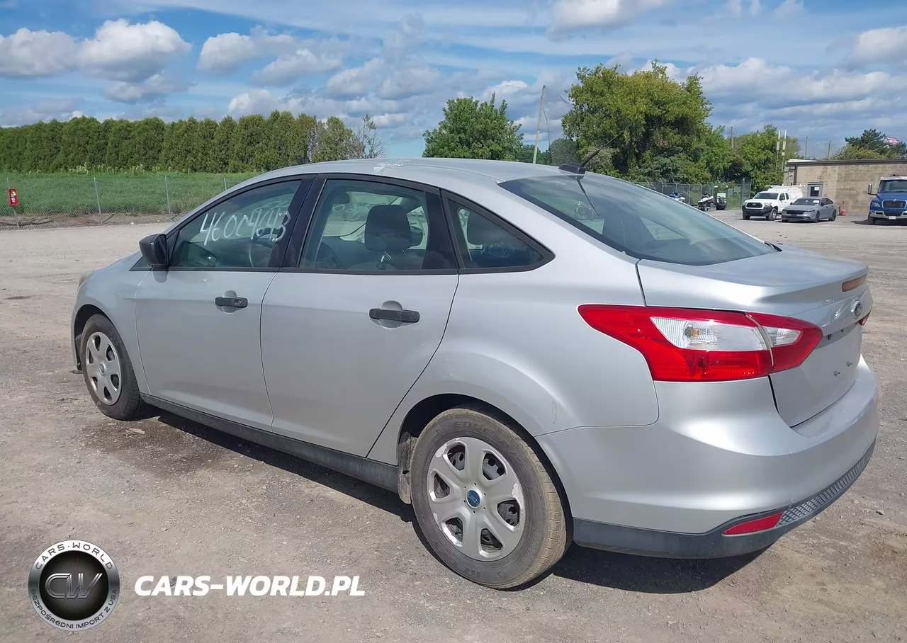 2012 Ford Focus S VIN:1FAHP3E2XCL331946 - 3