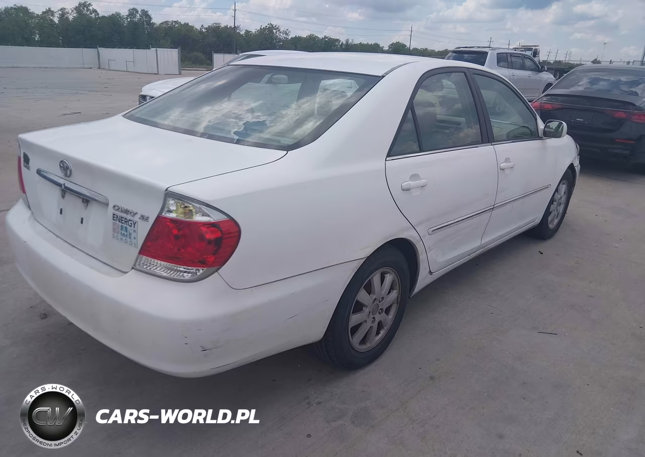 2005 Toyota Camry Xle VIN:4T1BE32K65U425888 - 4