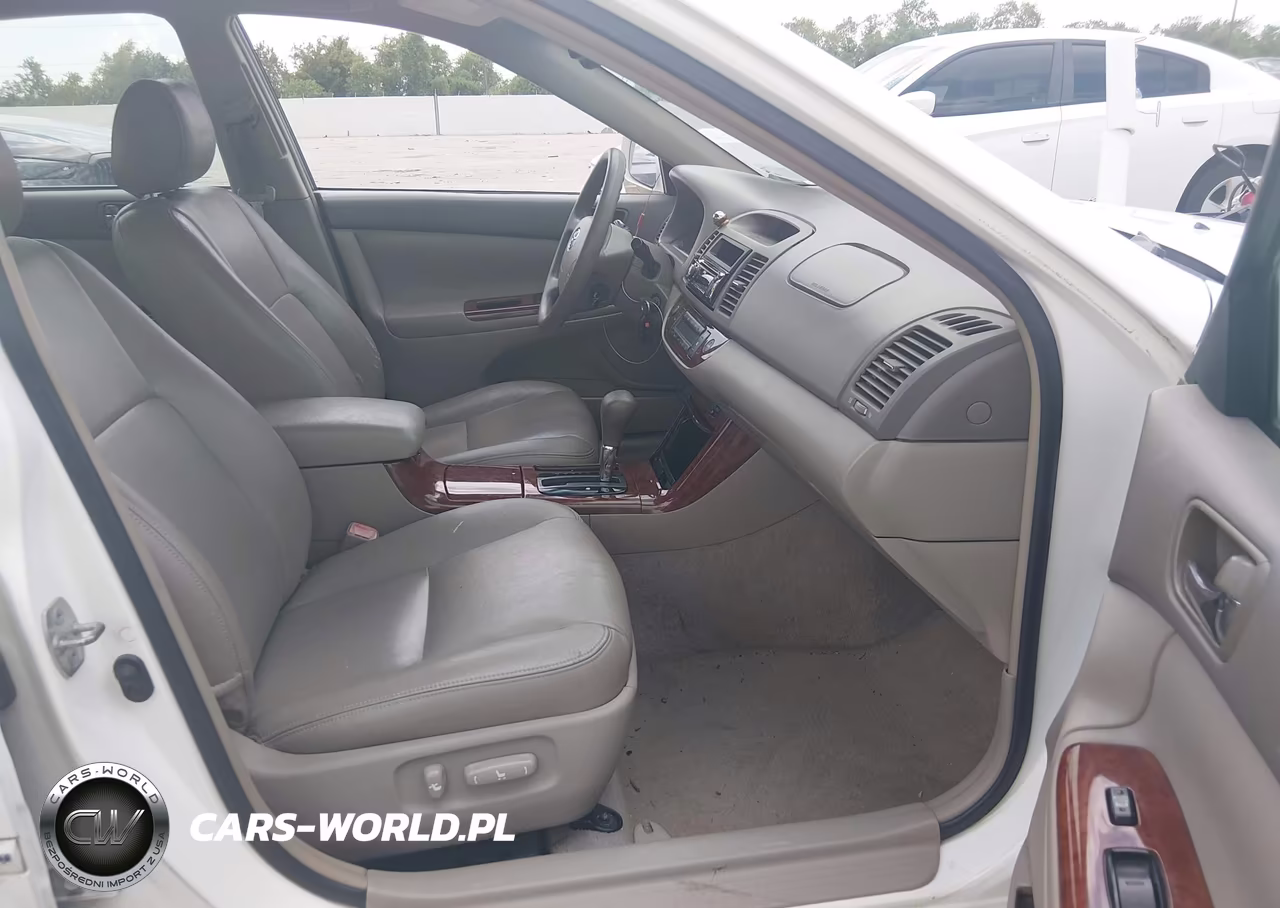 2005 Toyota Camry Xle VIN:4T1BE32K65U425888 - 5