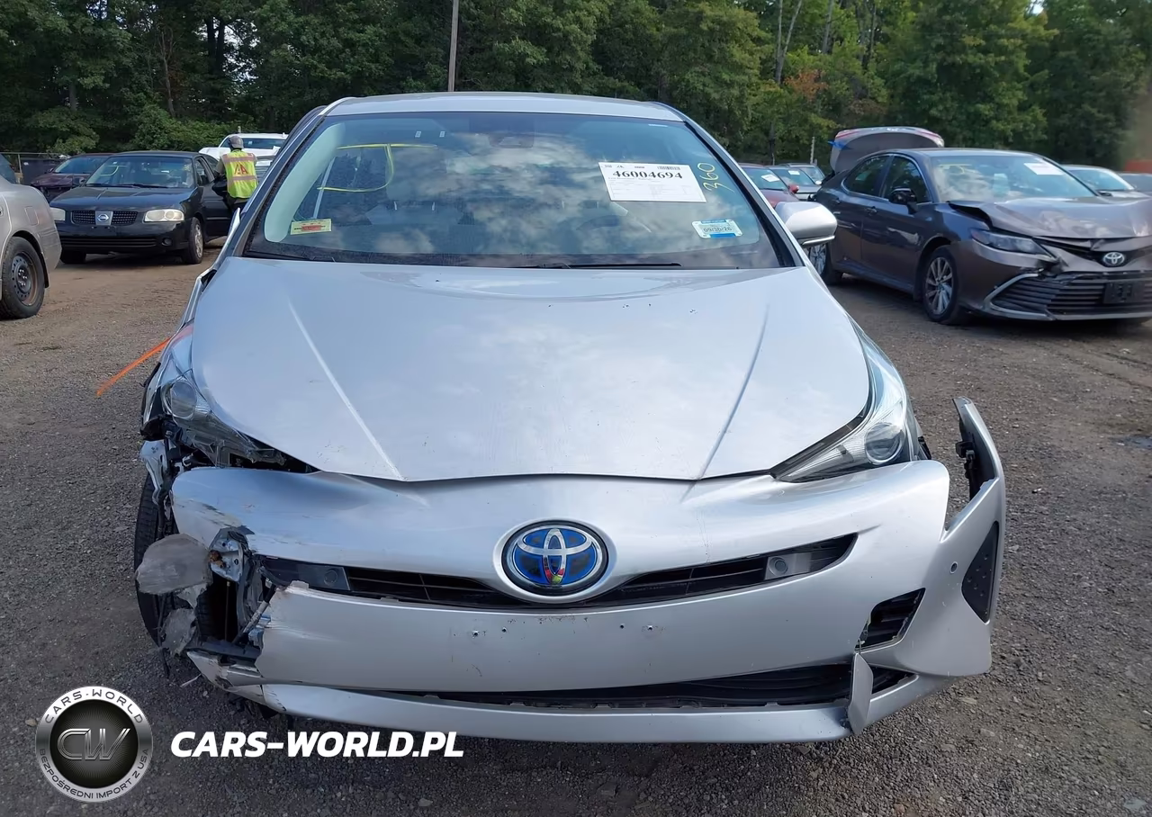 2018 Toyota Prius Four VIN:JTDKARFU3J3552287 - 12