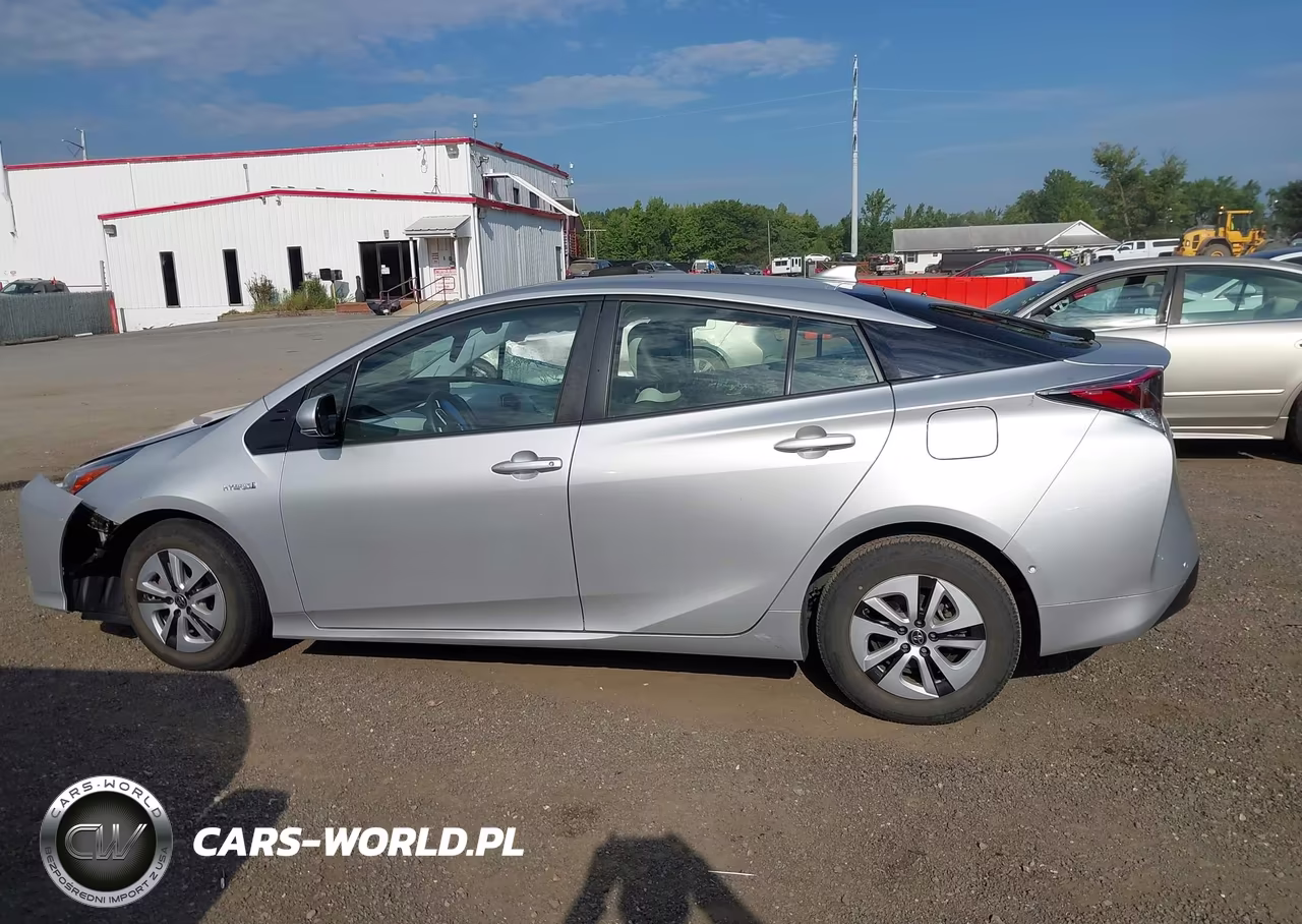 2018 Toyota Prius Four VIN:JTDKARFU3J3552287 - 14