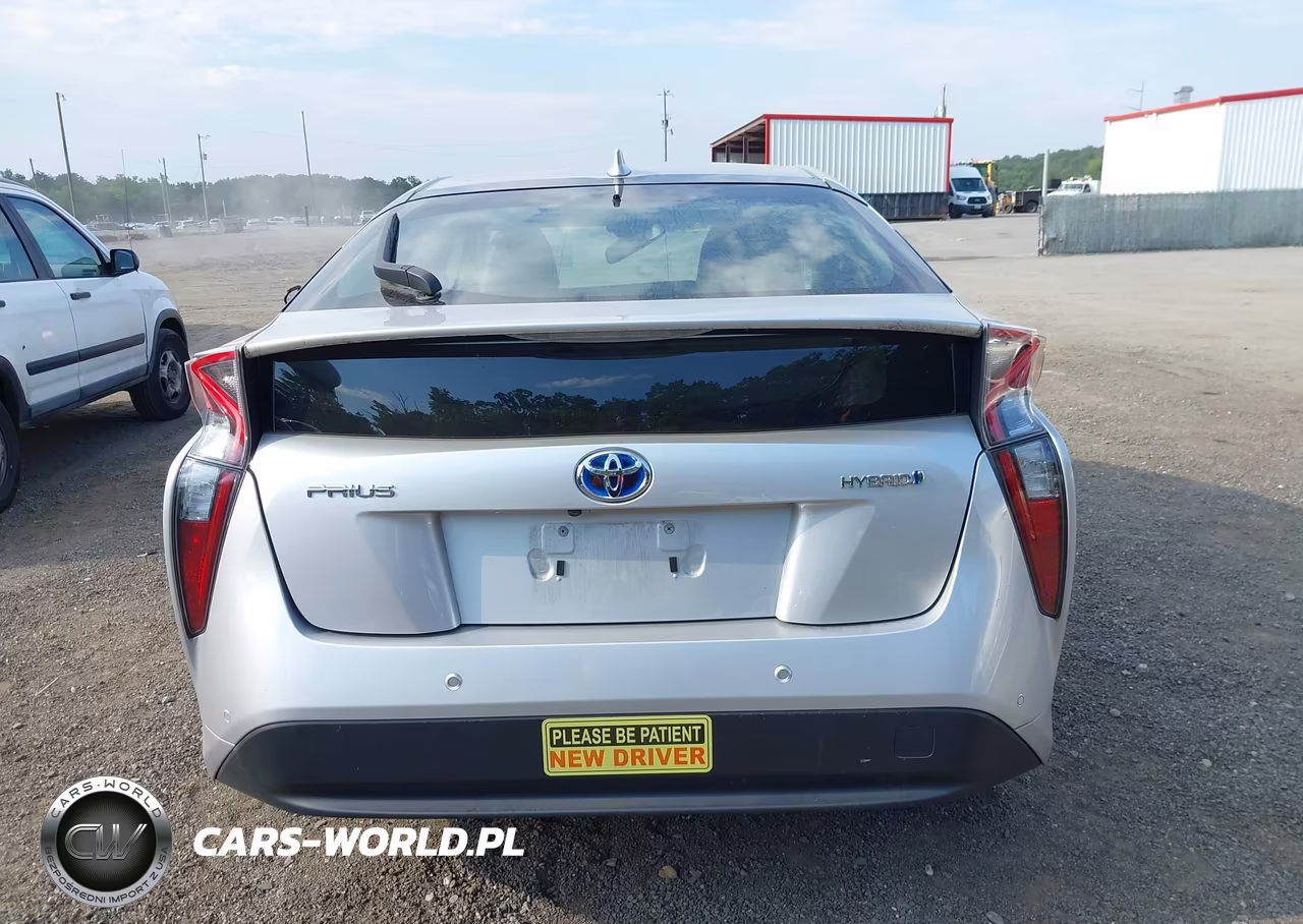 2018 Toyota Prius Four VIN:JTDKARFU3J3552287 - 16