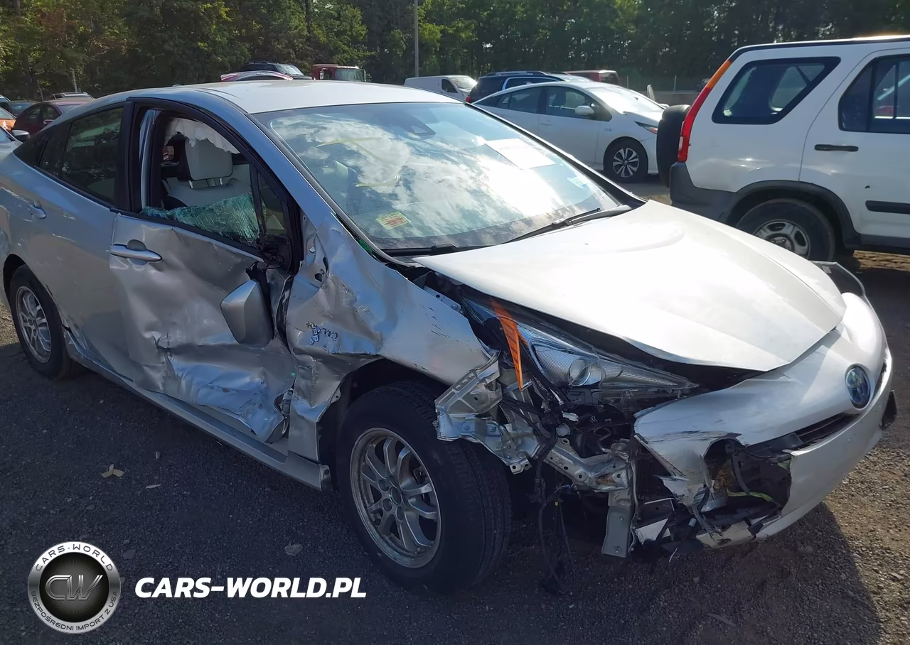 2018 Toyota Prius Four VIN:JTDKARFU3J3552287 - 6