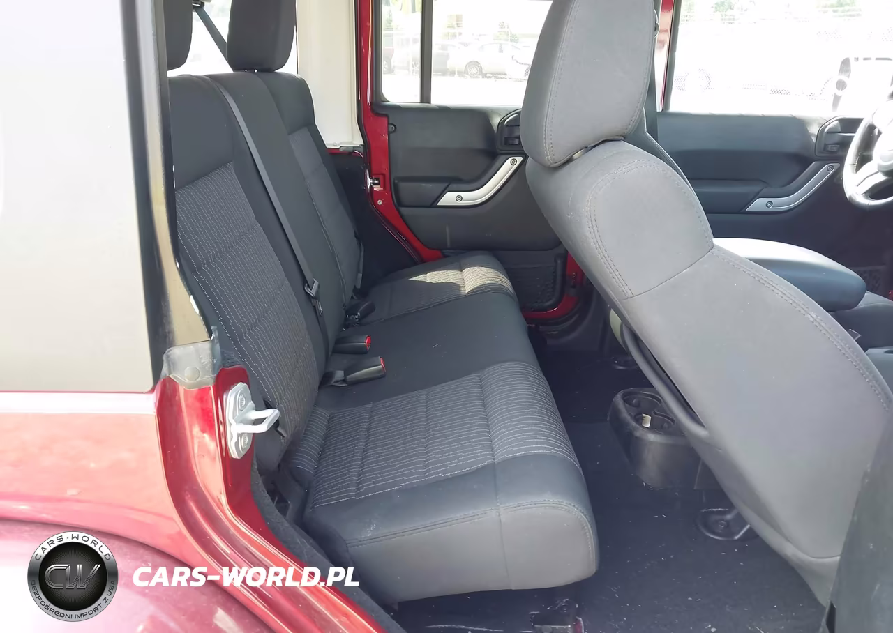2012 Jeep Wrangler Unlimited Sahara VIN:1C4BJWEG5CL184515 - 8