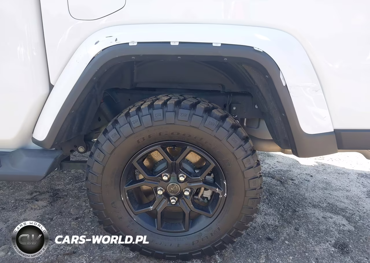 2025 Jeep Gladiator High Tide VIN:1C6PJTAG7SL527681 - 18