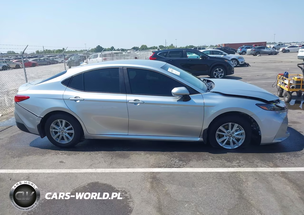 2026 Toyota Camry Le VIN:4T1DAACK7TU757441 - 13