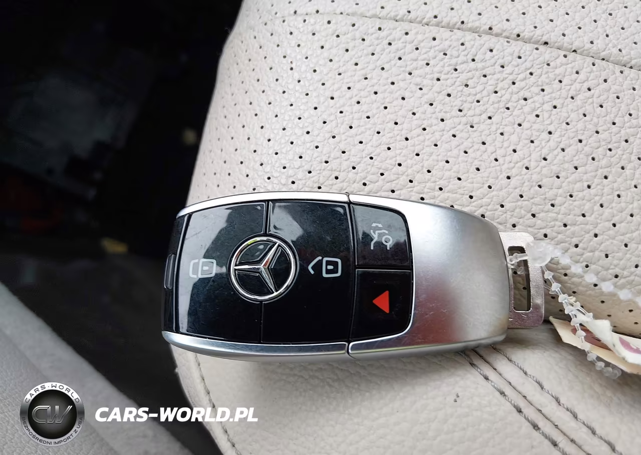 2018 Mercedes-Benz E 300 4Matic VIN:WDDZF4KB5JA377503 - 11