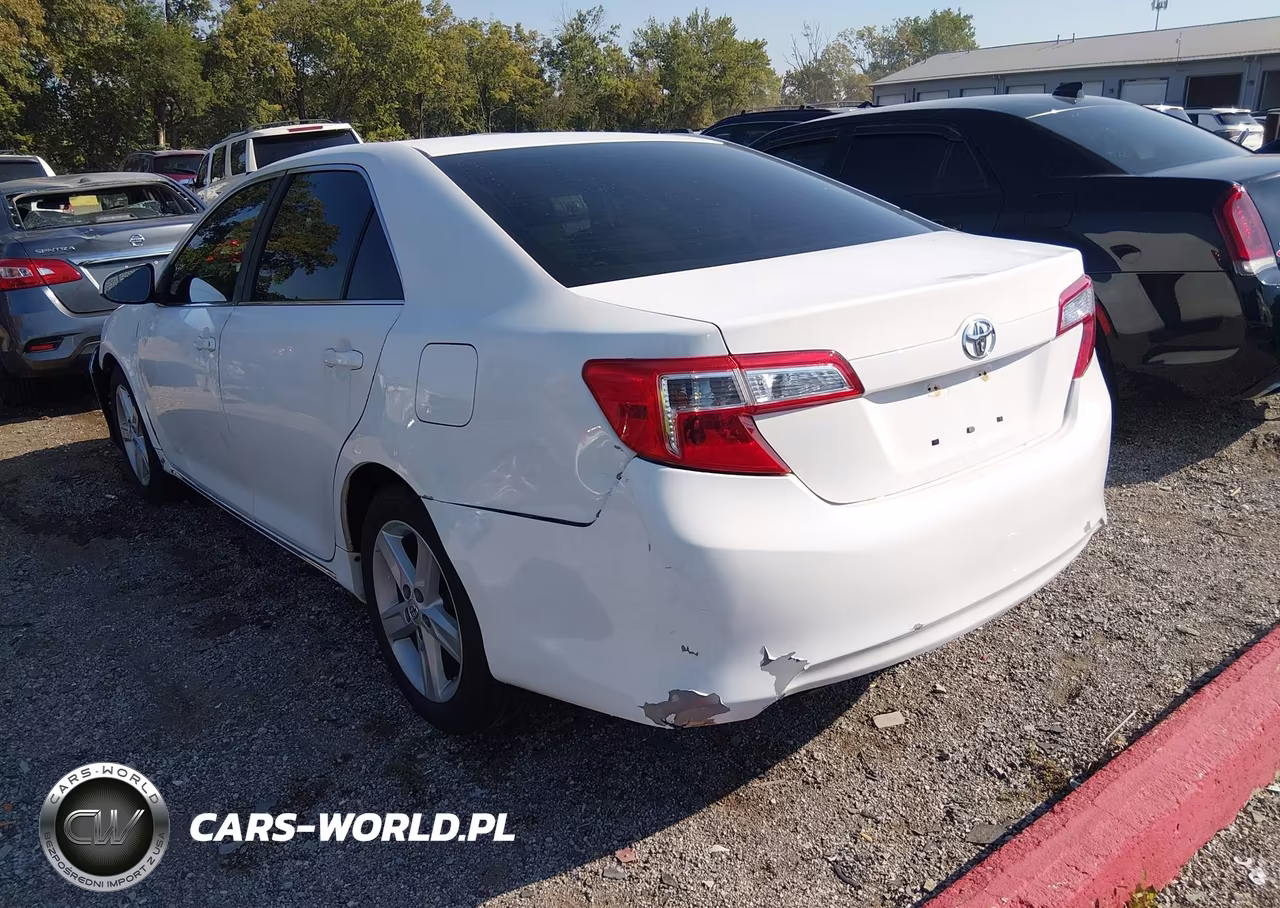 2013 Toyota Camry Le VIN:4T4BF1FK7DR316419 - 3