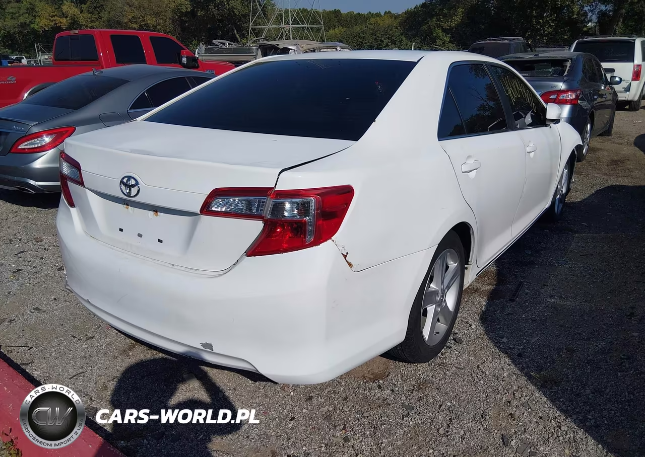 2013 Toyota Camry Le VIN:4T4BF1FK7DR316419 - 4