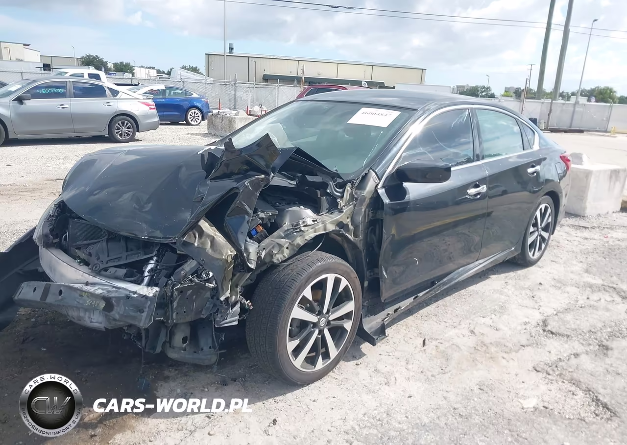 2018 Nissan Altima 2.5 Sr VIN:1N4AL3APXJC137669 - 2